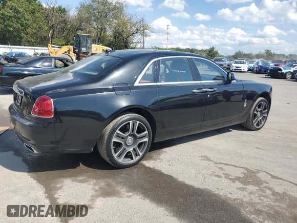 ✅ 2016 Rolls-Royce Ghost • VIN: SCA664S57GUX53866 • Lot: 71856865. Wystawiony na Copart z przebiegiem 43 318 mil. Bezpłatny archiwum sprzedaży aukcyjnych z USA i szczegółowy raport historii pojazdu na DreamBid. Zdjęcie 3.