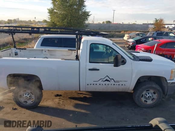 2011 Chevrolet Silverado 2500HD Work Truck z VIN 1GC0KVCG8BZ403514, wystawiony jako IAAI lot #43476303 z przebiegiem 224 583 mil mil oraz . Historia ofert i sprzedaży dostępna na DreamBid. Obrazek 14.