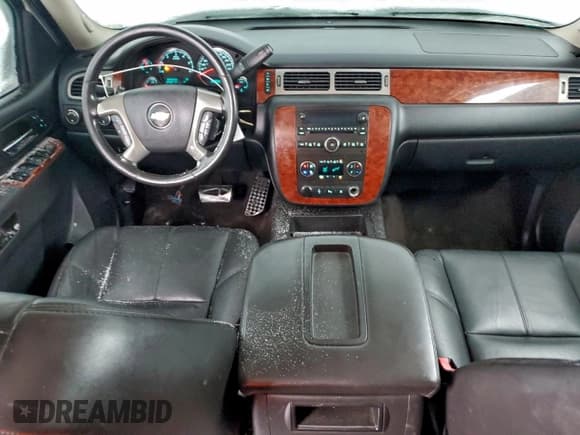 ✅ 2011 Chevrolet Silverado 1500 LTZ • VIN: 3GCUKTE25BG322364 • Lot: 96008175. Wystawiony na Copart z przebiegiem 176 457 mil. Bezpłatny archiwum sprzedaży aukcyjnych z USA i szczegółowy raport historii pojazdu na DreamBid. Zdjęcie 8.