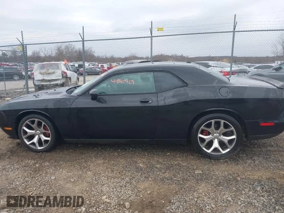 ✅ 2009 Dodge Challenger SE • VIN: 2B3LJ44V79H534470 • Lot: 41840929. Wystawiony na IAAI z przebiegiem 167 340 mil. Bezpłatny archiwum sprzedaży aukcyjnych z USA i szczegółowy raport historii pojazdu na DreamBid. Zdjęcie 15.