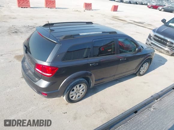 ✅ 2019 Dodge Journey SE • VIN: 3C4PDCBB5KT746730 • Lot: 42922945. Wystawiony na IAAI z przebiegiem 122 403 mil. Bezpłatny archiwum sprzedaży aukcyjnych z USA i szczegółowy raport historii pojazdu na DreamBid. Zdjęcie 4.