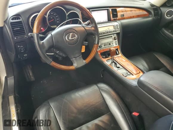 ✅ 2003 Lexus SC 430 • VIN: JTHFN48Y330038208 • Lot: 90478445. Listed on Copart with 143,359 mi. Free auction sales archive from the USA and detailed vehicle history report at DreamBid. Image 8.