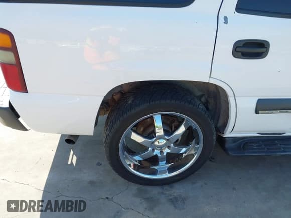 ✅ 2003 Chevrolet Tahoe LT • VIN: 1GNEC13Z83R150605 • Lot: 41844680. Wystawiony na IAAI z przebiegiem Nie podano. Bezpłatny archiwum sprzedaży aukcyjnych z USA i szczegółowy raport historii pojazdu na DreamBid. Zdjęcie 21.