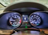 ✅ 2017 Hyundai Santa Fe 2.4L • VIN: 5XYZUDLB2HG487580 • Lot: 94909785. Wystawiony na Copart z przebiegiem 83 455 mil. Bezpłatny archiwum sprzedaży aukcyjnych z USA i szczegółowy raport historii pojazdu na DreamBid. Zdjęcie 9.