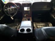 ✅ 2016 Lincoln Navigator Select • VIN: 5LMJJ3JT0GEL06410 • Lot: 85768075. Wystawiony na Copart z przebiegiem 139 839 mil. Bezpłatny archiwum sprzedaży aukcyjnych z USA i szczegółowy raport historii pojazdu na DreamBid. Zdjęcie 8.