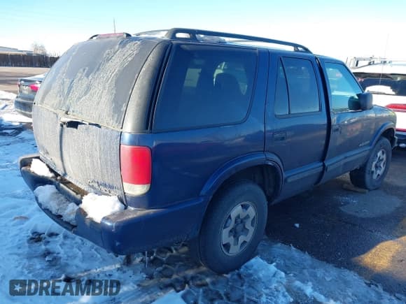 ✅ 2002 Chevrolet Blazer LS • VIN: 1GNDT13W82K183578 • Lot: 41349710. Wystawiony na IAAI z przebiegiem Nie podano. Bezpłatny archiwum sprzedaży aukcyjnych z USA i szczegółowy raport historii pojazdu na DreamBid. Zdjęcie 4.