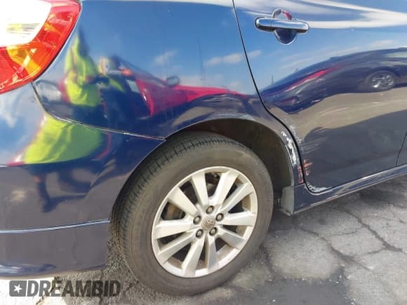 ✅ 2010 Toyota Matrix • VIN: 2T1KU4EEXAC261409 • Lot: 43347321. Wystawiony na IAAI z przebiegiem 287 711 mil. Bezpłatny archiwum sprzedaży aukcyjnych z USA i szczegółowy raport historii pojazdu na DreamBid. Zdjęcie 6.