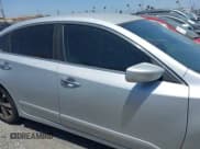 ✅ 2017 Nissan Altima S • VIN: 1N4AL3AP7HN324639 • Lot: 42008550. Wystawiony na IAAI z przebiegiem 101 419 mil. Bezpłatny archiwum sprzedaży aukcyjnych z USA i szczegółowy raport historii pojazdu na DreamBid. Zdjęcie 14.