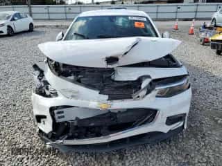 2018 Chevrolet Malibu LT z VIN 1G1ZD5ST2JF290099, wystawiony jako Copart lot #82774905 z przebiegiem Nie podano mil oraz Szkoda całkowita • Salvage title. Historia ofert i sprzedaży dostępna na DreamBid. Obrazek 5.
