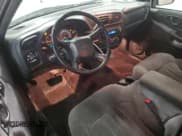 ✅ 2001 Chevrolet S-10 LS • VIN: 1GCCS19W018149449 • Лот: 83950024. Опубликован ранее на Copart с пробегом 94 150 миль. Бесплатный доступ к архиву аукционных продаж из США и подробный отчёт об истории автомобиля на DreamBid. Изображение 8.