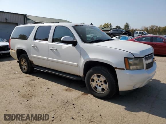 ✅ 2007 Chevrolet Suburban LT • VIN: 1GNFK16327J314174 • Lot: 75510724. Wystawiony na Copart z przebiegiem 238 415 mil. Bezpłatny archiwum sprzedaży aukcyjnych z USA i szczegółowy raport historii pojazdu na DreamBid. Zdjęcie 4.