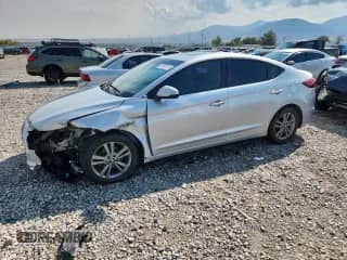 2017 Hyundai Elantra Limited z VIN 5NPD84LF0HH154305, wystawiony jako Copart lot #70591215 z przebiegiem 152 956 mil mil oraz Szkoda całkowita • Salvage title. Historia ofert i sprzedaży dostępna na DreamBid. Obrazek 1.