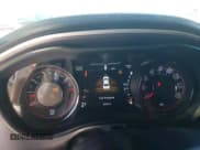 ✅ 2021 Dodge Challenger R/T • VIN: 2C3CDZBTXMH567772 • Lot: 63748284. Wystawiony na Copart z przebiegiem 33 995 mil. Bezpłatny archiwum sprzedaży aukcyjnych z USA i szczegółowy raport historii pojazdu na DreamBid. Zdjęcie 9.