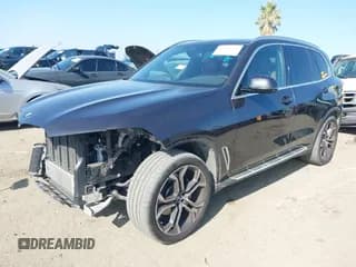 ✅ 2022 BMW X5 xDrive40i • VIN: 5UXCR6C06N9L05957 • Lot: 43588815. Wystawiony na IAAI z przebiegiem 34 440 mil. Bezpłatny archiwum sprzedaży aukcyjnych z USA i szczegółowy raport historii pojazdu na DreamBid. Zdjęcie 2.