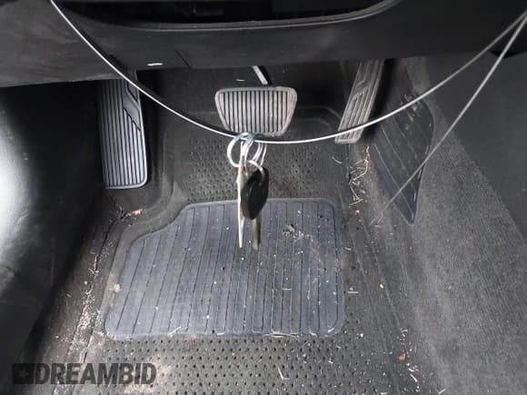 ✅ 2011 Chevrolet Camaro 2LT • VIN: 2G1FC3DD5B9163468 • Lot: 41931633. Wystawiony na IAAI z przebiegiem 151 015 mil. Bezpłatny archiwum sprzedaży aukcyjnych z USA i szczegółowy raport historii pojazdu na DreamBid. Zdjęcie 11.