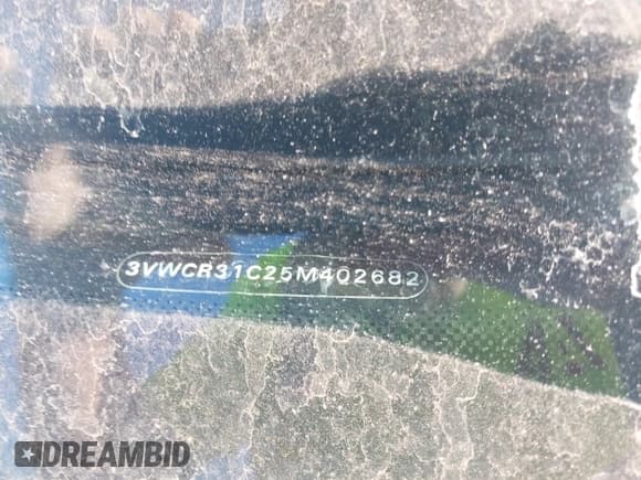 ✅ 2005 Volkswagen Beetle GLS • VIN: 3VWCR31C25M402682 • Lot: 43013328. Listed on IAAI with 116,321 mi. Free auction sales archive from the USA and detailed vehicle history report at DreamBid. Image 9.