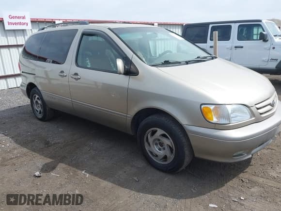 ✅ 2001 Toyota Sienna LE • VIN: 4T3ZF13C61U383974 • Lot: 42918745. Listed on IAAI with 273,722 mi. Free auction sales archive from the USA and detailed vehicle history report at DreamBid. Image 1.