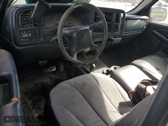 ✅ 2002 Chevrolet Silverado 2500HD • VIN: 1GCHK29U22E132147 • Lot: 91255045. Wystawiony na Copart z przebiegiem Nie podano. Bezpłatny archiwum sprzedaży aukcyjnych z USA i szczegółowy raport historii pojazdu na DreamBid. Zdjęcie 8.