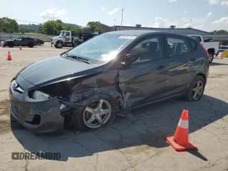 ✅ 2013 Hyundai Accent SE • VIN: KMHCU5AE3DU087993 • Lot: 63526345. Wystawiony na Copart z przebiegiem 79 725 mil. Bezpłatny archiwum sprzedaży aukcyjnych z USA i szczegółowy raport historii pojazdu na DreamBid. Zdjęcie 1.