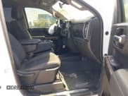 ✅ 2019 Chevrolet Silverado 1500 RST • VIN: 3GCUYEED7KG236968 • Lot: 42543171. Wystawiony na IAAI z przebiegiem 91 245 mil. Bezpłatny archiwum sprzedaży aukcyjnych z USA i szczegółowy raport historii pojazdu na DreamBid. Zdjęcie 5.