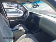 ✅ 2000 Ford Explorer XLT • VIN: 1FMZU83P7YZB43162 • Lot: 42806675. Wystawiony na IAAI z przebiegiem 141 892 mil. Bezpłatny archiwum sprzedaży aukcyjnych z USA i szczegółowy raport historii pojazdu na DreamBid. Zdjęcie 5.