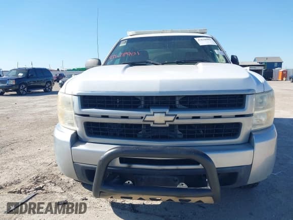 ✅ 2009 Chevrolet Silverado 2500HD Work Truck • VIN: 1GCHC49KX9E143978 • Lot: 43638901. Wystawiony na IAAI z przebiegiem 120 149 mil. Bezpłatny archiwum sprzedaży aukcyjnych z USA i szczegółowy raport historii pojazdu na DreamBid. Zdjęcie 12.
