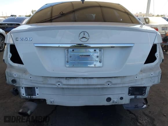 ✅ 2013 Mercedes-Benz C 250 Sport • VIN: WDDGF4HB3DR272141 • Lot: 43584571. Listed on IAAI with 191,607 mi. Free auction sales archive from the USA and detailed vehicle history report at DreamBid. Image 6.