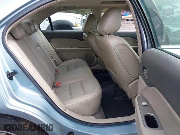 ✅ 2010 Ford Fusion Hybrid • VIN: 3FADP0L31AR260062 • Лот: 43415845. Опубликован ранее на IAAI с пробегом 135 286 миль. Бесплатный доступ к архиву аукционных продаж из США и подробный отчёт об истории автомобиля на DreamBid. Изображение 8.