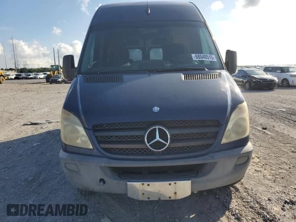 ✅ 2012 Mercedes-Benz Sprinter Cargo • VIN: WD3PE7CCXC5629040 • Lot: 68040515. Wystawiony na Copart z przebiegiem 219 362 mil. Bezpłatny archiwum sprzedaży aukcyjnych z USA i szczegółowy raport historii pojazdu na DreamBid. Zdjęcie 5.