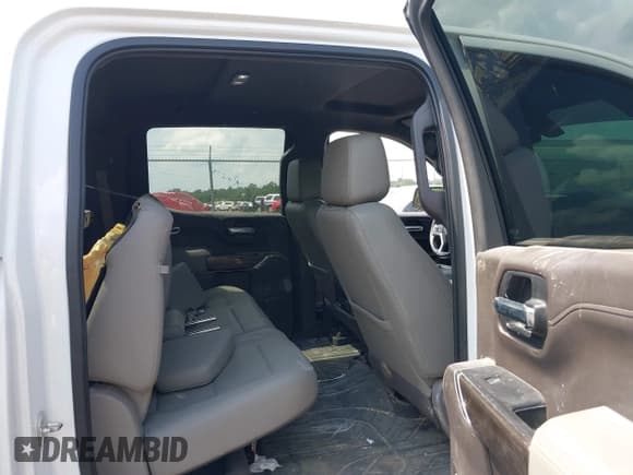 ✅ 2019 Chevrolet Silverado 1500 RST • VIN: 3GCUYEED0KG168397 • Lot: 43125706. Wystawiony na IAAI z przebiegiem 92 805 mil. Bezpłatny archiwum sprzedaży aukcyjnych z USA i szczegółowy raport historii pojazdu na DreamBid. Zdjęcie 8.