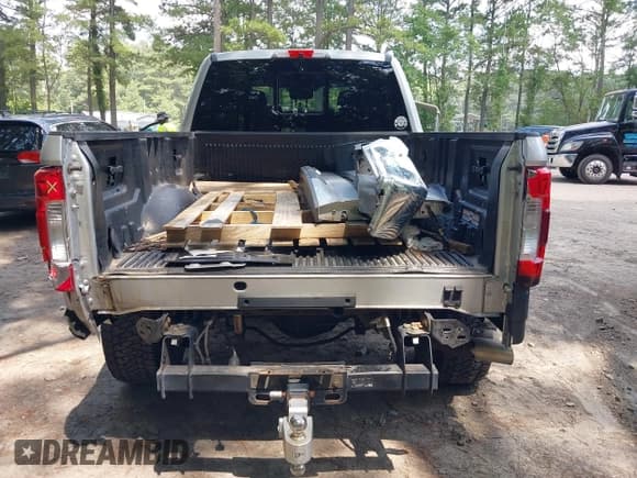 ✅ 2017 Ford F-250 Lariat • VIN: 1FT7W2BT7HEC06656 • Lot: 42826452. Wystawiony na IAAI z przebiegiem 123 947 mil. Bezpłatny archiwum sprzedaży aukcyjnych z USA i szczegółowy raport historii pojazdu na DreamBid. Zdjęcie 6.