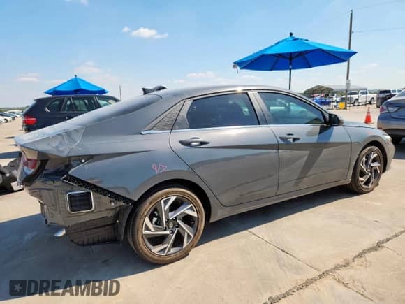 2025 Hyundai Elantra Limited with VIN KMHLP4DG8SU006434, listed as a Copart auction lot 81894615 with 1,238 mi miles and Salvage title. Bid and sale history available at DreamBid. Image 3.