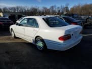 ✅ 2000 Mercedes-Benz E 320/430 4 Matic • VIN: WDBJF82G1YX028712 • Лот: 43983315. Опубликован ранее на Copart с пробегом 201 037 миль. Бесплатный доступ к архиву аукционных продаж из США и подробный отчёт об истории автомобиля на DreamBid. Изображение 2.