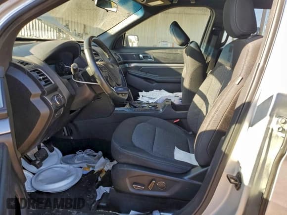 ✅ 2018 Ford Explorer XLT • VIN: 1FM5K8D89JGA55050 • Lot: 90268305. Wystawiony na Copart z przebiegiem 131 207 mil. Bezpłatny archiwum sprzedaży aukcyjnych z USA i szczegółowy raport historii pojazdu na DreamBid. Zdjęcie 7.