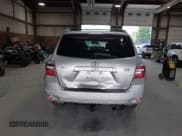 ✅ 2008 Toyota Highlander • VIN: JTEEW41AX82008525 • Lot: 42815248. Wystawiony na IAAI z przebiegiem 157 417 mil. Bezpłatny archiwum sprzedaży aukcyjnych z USA i szczegółowy raport historii pojazdu na DreamBid. Zdjęcie 16.