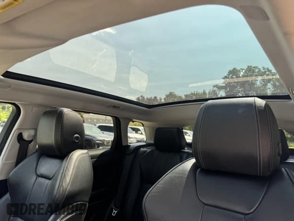 ✅ 2018 Land Rover Range Rover Evoque SE • VIN: SALVP2RX3JH322849 • Lot: 42883106. Wystawiony na IAAI z przebiegiem 91 609 mil. Bezpłatny archiwum sprzedaży aukcyjnych z USA i szczegółowy raport historii pojazdu na DreamBid. Zdjęcie 11.