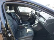 ✅ 2017 Mercedes-Benz GLA 250 • VIN: WDCTG4EB6HJ353577 • Lot: 42001573. Wystawiony na IAAI z przebiegiem 80 486 mil. Bezpłatny archiwum sprzedaży aukcyjnych z USA i szczegółowy raport historii pojazdu na DreamBid. Zdjęcie 5.