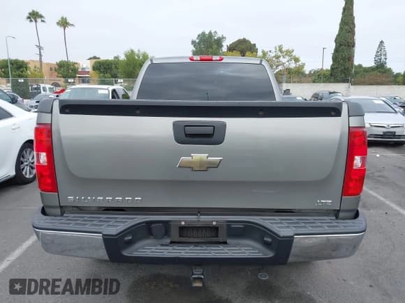 ✅ 2009 Chevrolet Silverado 1500 • VIN: 1GCEC39J69Z174643 • Lot: 42853730. Wystawiony na IAAI z przebiegiem 172 839 mil. Bezpłatny archiwum sprzedaży aukcyjnych z USA i szczegółowy raport historii pojazdu na DreamBid. Zdjęcie 16.