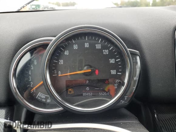 ✅ 2018 MINI Countryman Cooper S • VIN: WMZYT5C38J3D82858 • Lot: 85156355. Wystawiony na Copart z przebiegiem 89 452 mil. Bezpłatny archiwum sprzedaży aukcyjnych z USA i szczegółowy raport historii pojazdu na DreamBid. Zdjęcie 9.