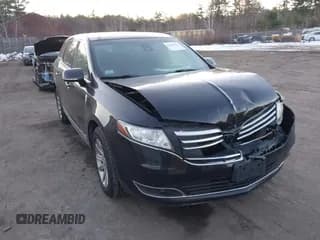 ✅ 2018 Lincoln MKT • VIN: 2LMHJ5NK9JBL00420 • Lot: 41024664. Wystawiony na IAAI z przebiegiem 342 921 mil. Bezpłatny archiwum sprzedaży aukcyjnych z USA i szczegółowy raport historii pojazdu na DreamBid. Zdjęcie 1.