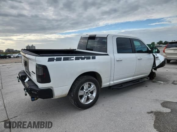 ✅ 2013 Ram 1500 Sport • VIN: 1C6RR7MT5DS701080 • Lot: 84652215. Wystawiony na Copart z przebiegiem 112 864 mil. Bezpłatny archiwum sprzedaży aukcyjnych z USA i szczegółowy raport historii pojazdu na DreamBid. Zdjęcie 3.