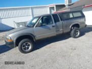 ✅ 2000 Chevrolet S-10 LS ZR2 • VIN: 1GCCT19W3Y8142910 • Лот: 41828424. Опубликован ранее на IAAI с пробегом 154 751 миль. Бесплатный доступ к архиву аукционных продаж из США и подробный отчёт об истории автомобиля на DreamBid. Изображение 2.