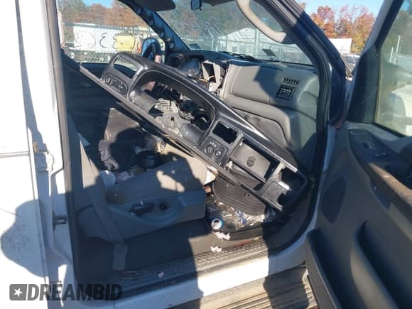 ✅ 2005 Ford Excursion Special Serv • VIN: 1FMSU41PX5EB36741 • Лот: 43633628. Опубликован ранее на IAAI с пробегом Не указан. Бесплатный доступ к архиву аукционных продаж из США и подробный отчёт об истории автомобиля на DreamBid. Изображение 5.