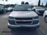 2008 Chevrolet Colorado 1LT z VIN 1GCCS39E188192565, wystawiony jako IAAI lot #41901967 z przebiegiem 282 987 mil mil oraz . Historia ofert i sprzedaży dostępna na DreamBid. Obrazek 13.