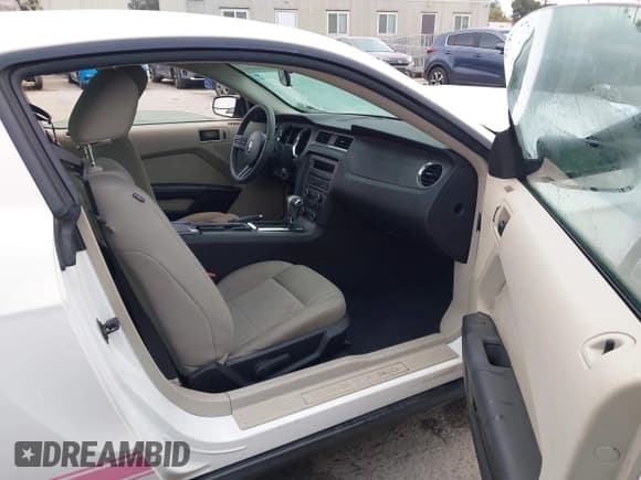 ✅ 2010 Ford Mustang V6 • VIN: 1ZVBP8AN5A5146148 • Lot: 43361975. Listed on IAAI with 91,063 mi. Free auction sales archive from the USA and detailed vehicle history report at DreamBid. Image 5.