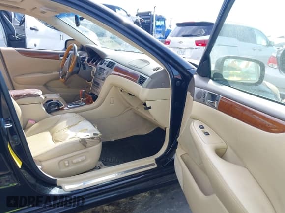 ✅ 2005 Lexus ES 350 • VIN: JTHBA30G955060596 • Lot: 43266130. Listed on IAAI with 235,005 mi. Free auction sales archive from the USA and detailed vehicle history report at DreamBid. Image 5.