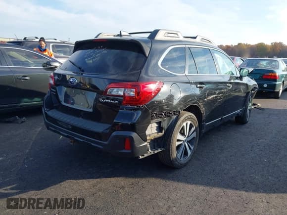 ✅ 2018 Subaru Outback Limited • VIN: 4S4BSANC1J3321651 • Lot: 43621404. Listed on IAAI with 129,014 mi. Free auction sales archive from the USA and detailed vehicle history report at DreamBid. Image 4.
