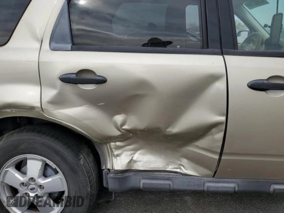 ✅ 2010 Ford Escape XLT • VIN: 1FMCU0D77AKB07248 • Lot: 62590795. Listed on Copart with 138,439 mi. Free auction sales archive from the USA and detailed vehicle history report at DreamBid. Image 11.