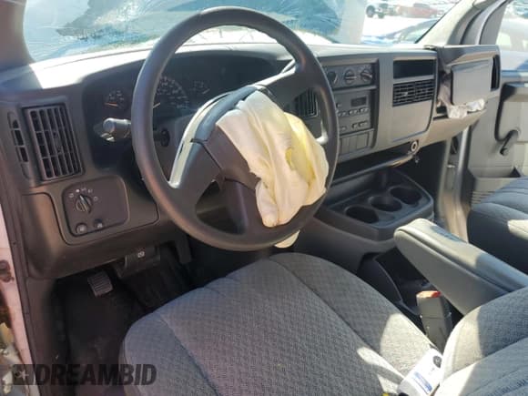 ✅ 2006 Chevrolet Express Cargo • VIN: 1GCGG25V361113552 • Lot: 69284255. Listed on Copart with 150,988 mi. Free auction sales archive from the USA and detailed vehicle history report at DreamBid. Image 8.