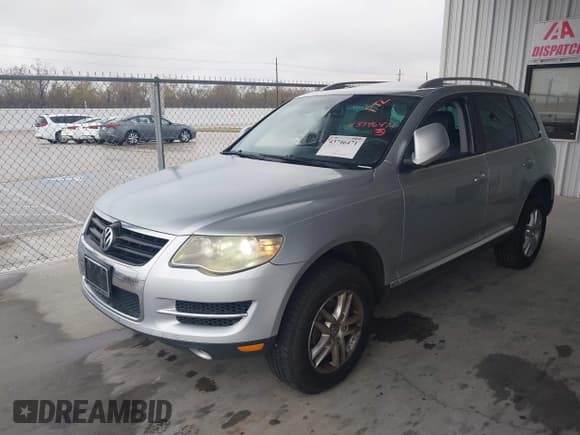 ✅ 2008 Volkswagen Touareg V6 • VIN: WVGBE77LX8D044509 • Lot: 43746471. Listed on IAAI with 112,409 mi. Free auction sales archive from the USA and detailed vehicle history report at DreamBid. Image 2.